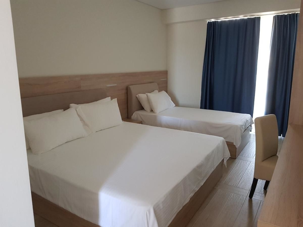 Отель Hotel Franca Тиват-27